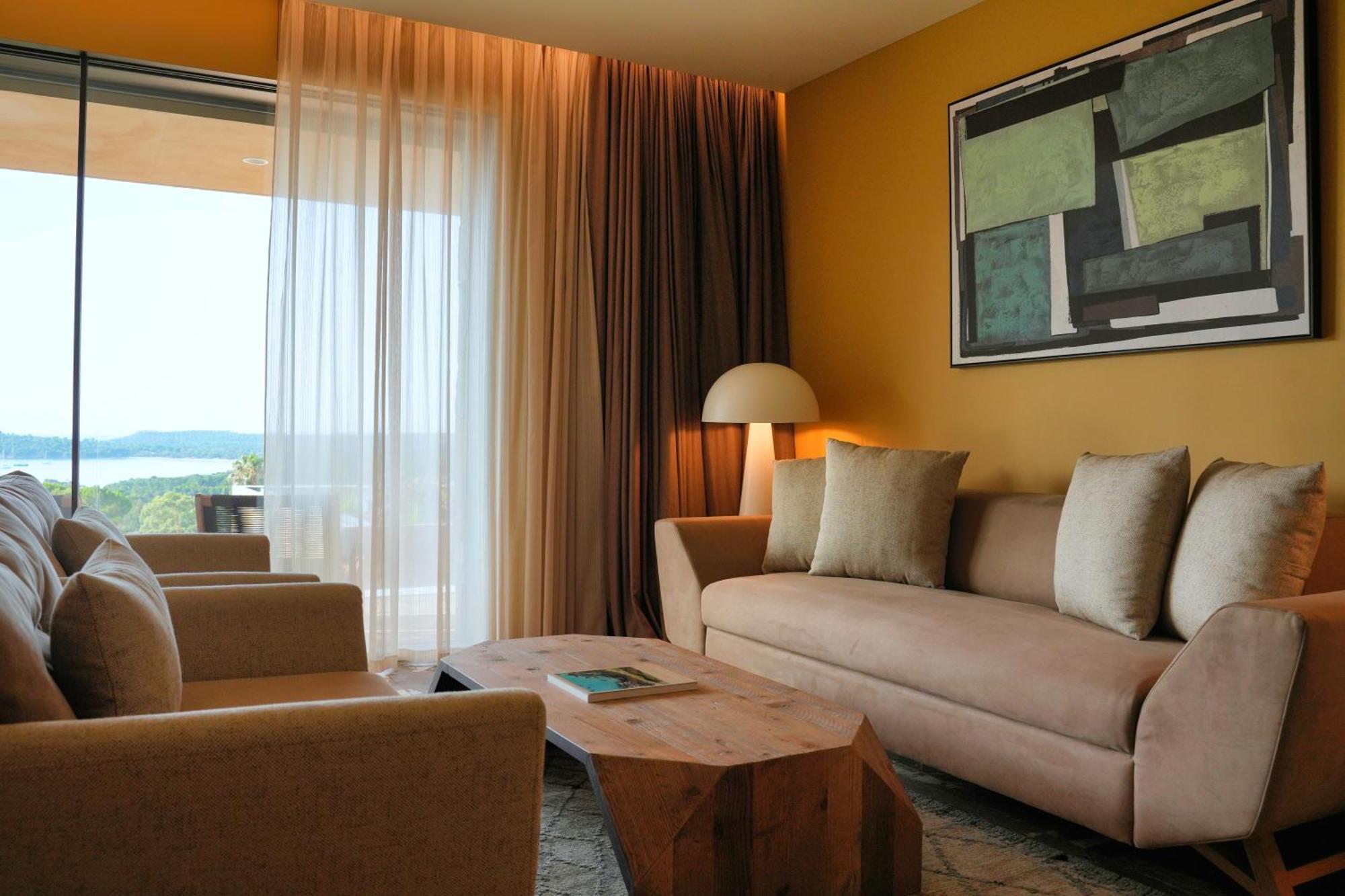 Les Regalia Hotel & Spa 圣塔露西港口 外观 照片